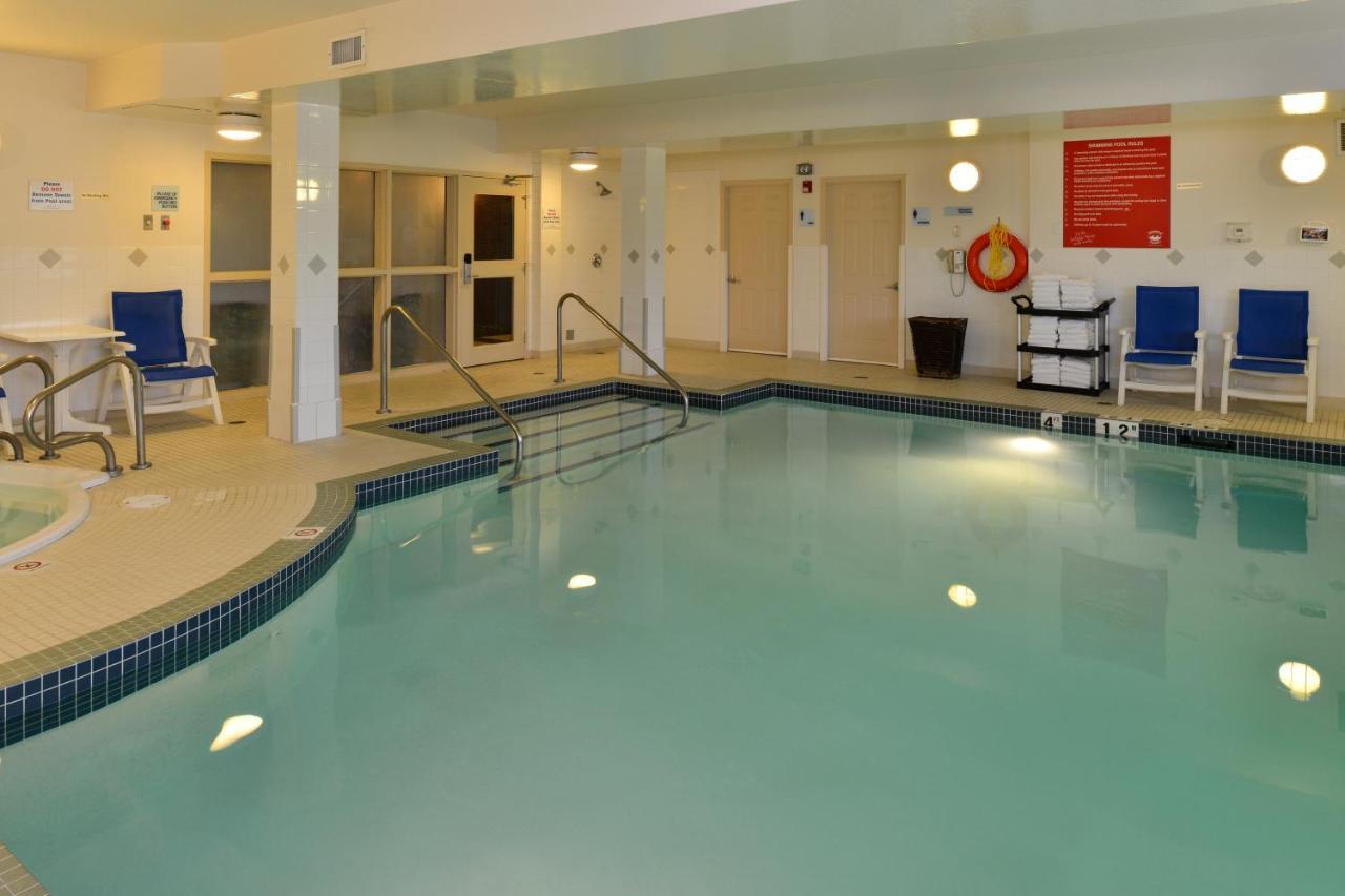 Holiday Inn Express Edmonton North By Ihg Exteriér fotografie