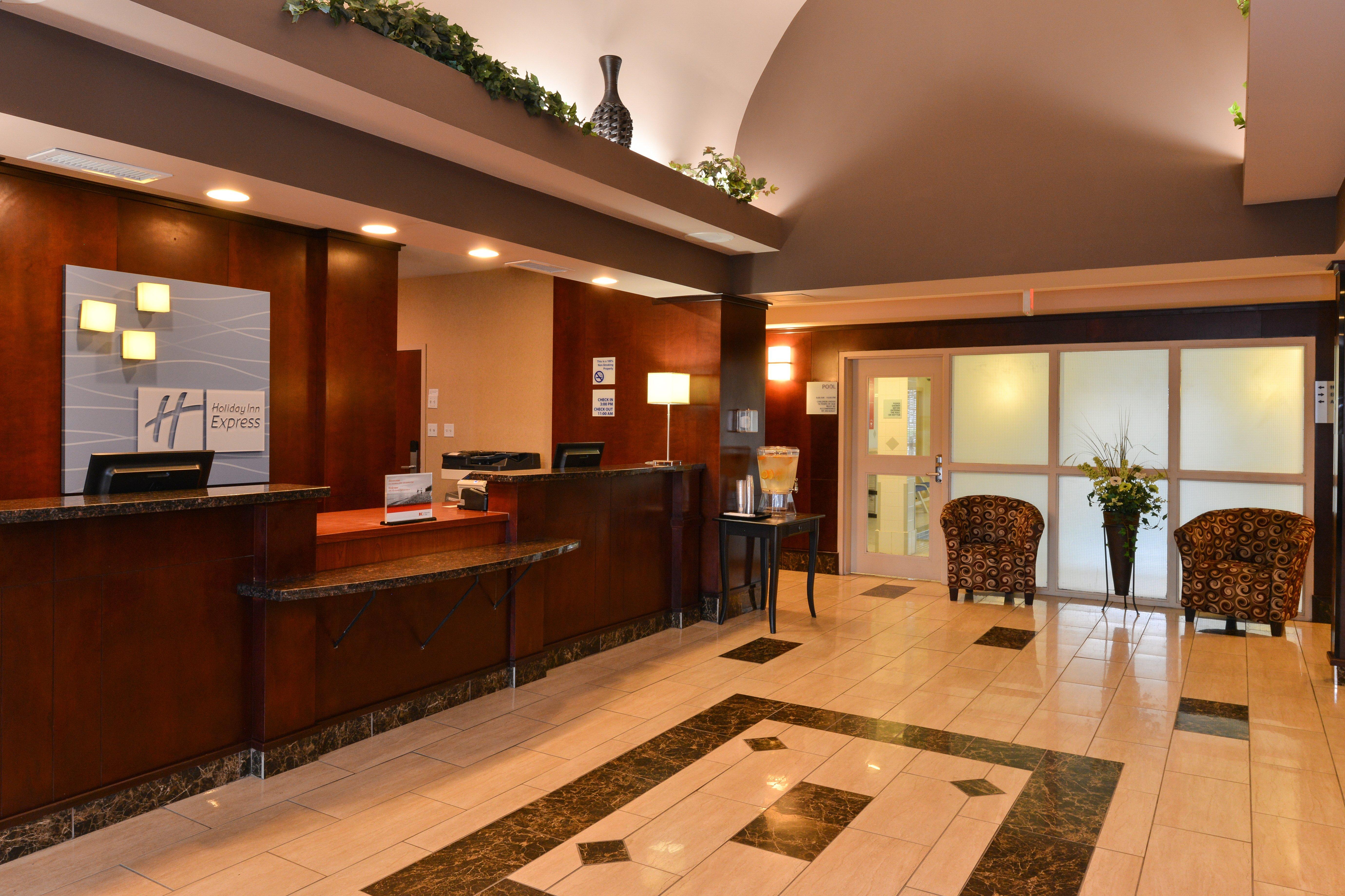Holiday Inn Express Edmonton North By Ihg Exteriér fotografie