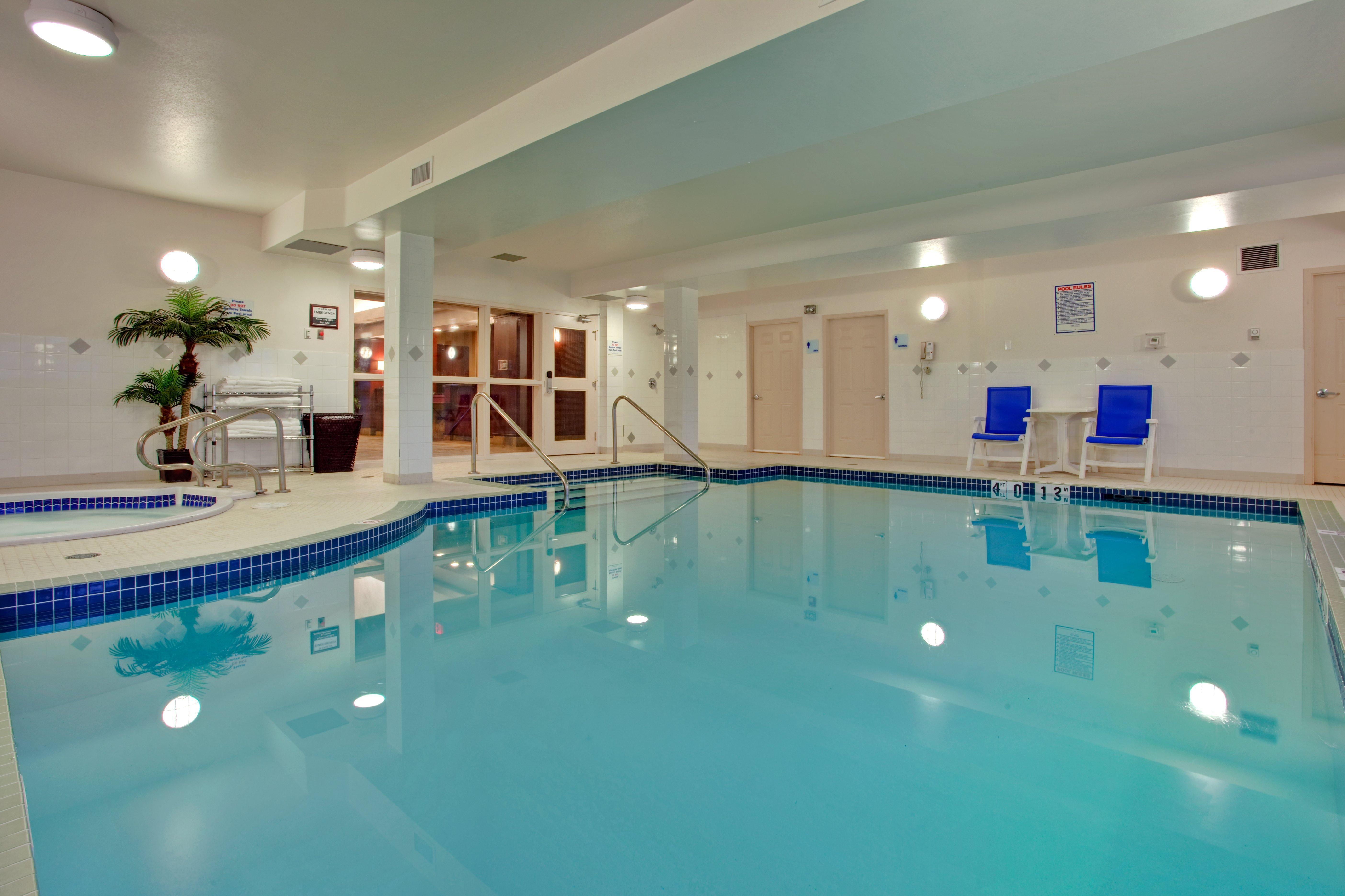 Holiday Inn Express Edmonton North By Ihg Exteriér fotografie